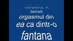 Jouer Dana si masturba con il vibratore e l'orgasmo esce dalla sua figa