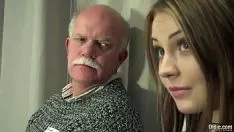 Jouer Film per adulti con un Babbo Natale che scopa sua nipote