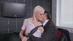 Jouer Ragazza elegante sa come scopare bene
