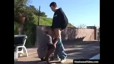 Reproduzir O pau desse menino gosta de uma loira milf