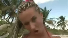 Reproduzir Ele só dá pau duro e na bunda dela