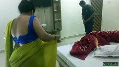 Jouer Incontro sporco di un uomo d'affari indiano hardcore con la cameriera dell'hotel
