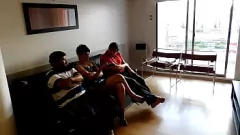 Odtwórz Perla Lopez i Charly Mom w dzikiej orgii z dużymi kutasami