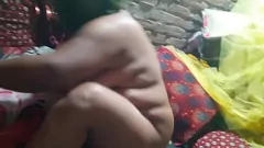 Jouer Indian Courier Girl offre sesso per la consegna