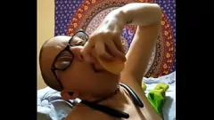 Odtwórz Brudny noworoczny orgazm: dildos, cipka i zabawki