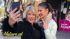 Abspielen 56 Jahre alte Milf Amy Hart & Teen Donna Traum in Tinder Lesben ROMP