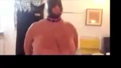 Oynat Esaret takıntılı Augusta ev hanımı, gagged ve kapüşonlu iken doggystyle fucked doggystyle alır